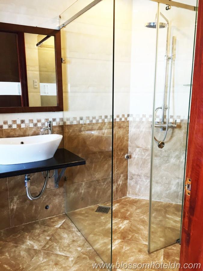 Blossom July Hotel Дананг Экстерьер фото